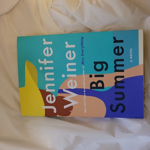 Jennifer Weiner Big Summer Novel - Picture 1 of 6
